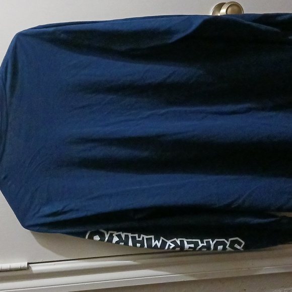 Super Mario long sleeve large t-shirt. - Picture 4 of 4